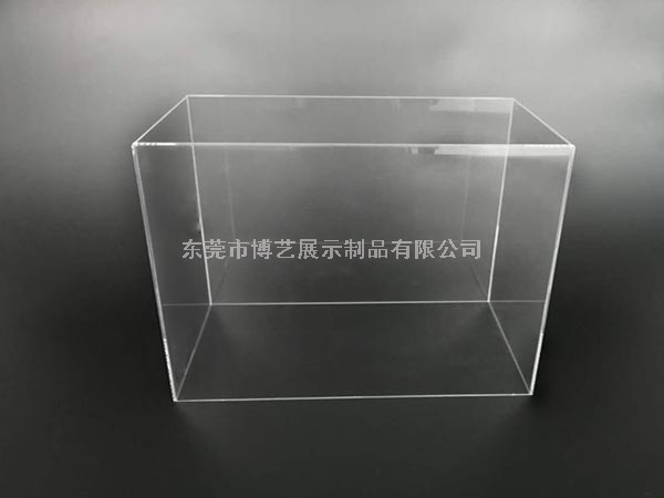 一個亞克力魚缸它比普通玻璃魚缸有著什么樣的優(yōu)勢呢？