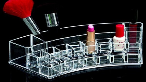 博藝生產(chǎn)的亞克力展示架有什么優(yōu)勢讓客戶選擇我們呢？