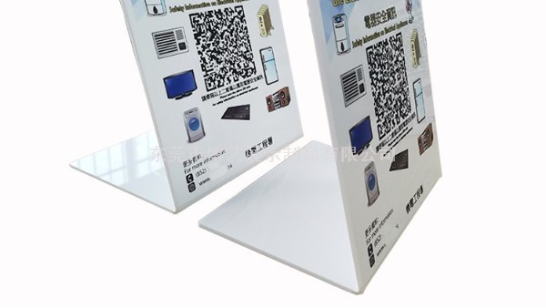 作為亞克力展示架廠商，應該怎樣做展示架才不會發(fā)黃呢？